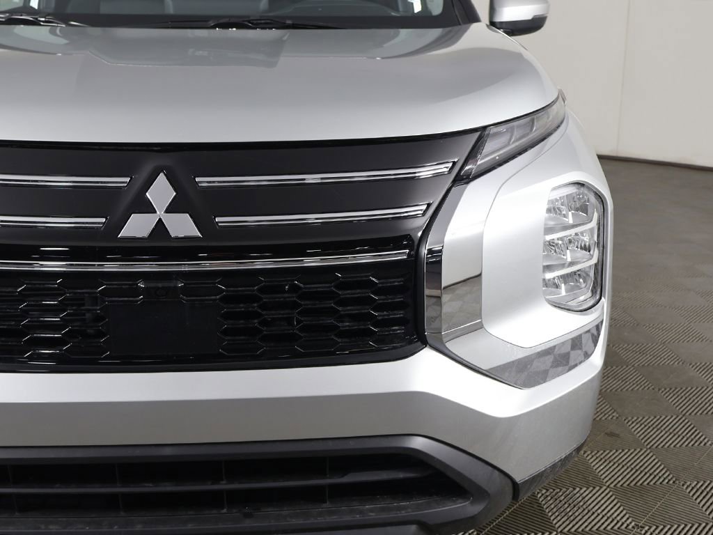 New 2026 Mitsubishi Outlander ES FWD image 13