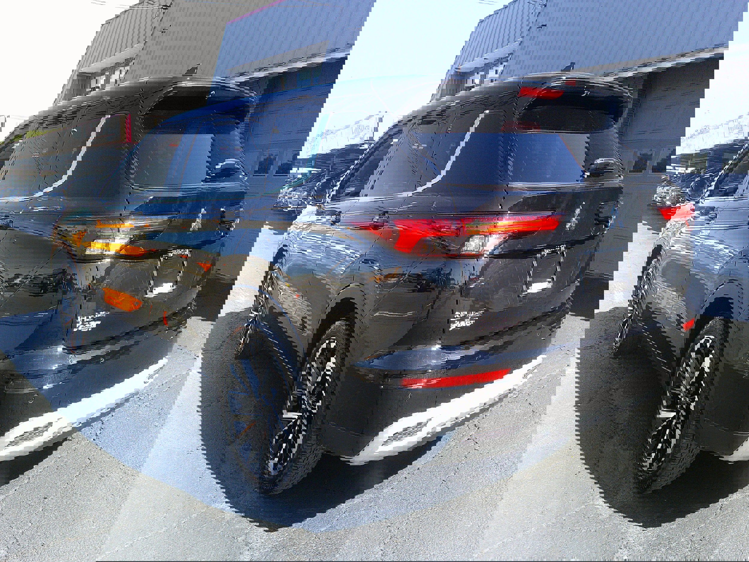 Used 2024 Mitsubishi Outlander SE image 4