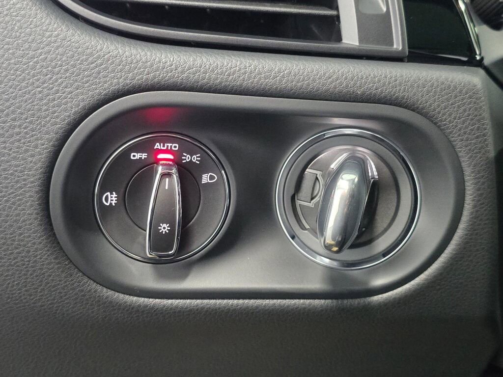 New 2026 Porsche Macan S image 35