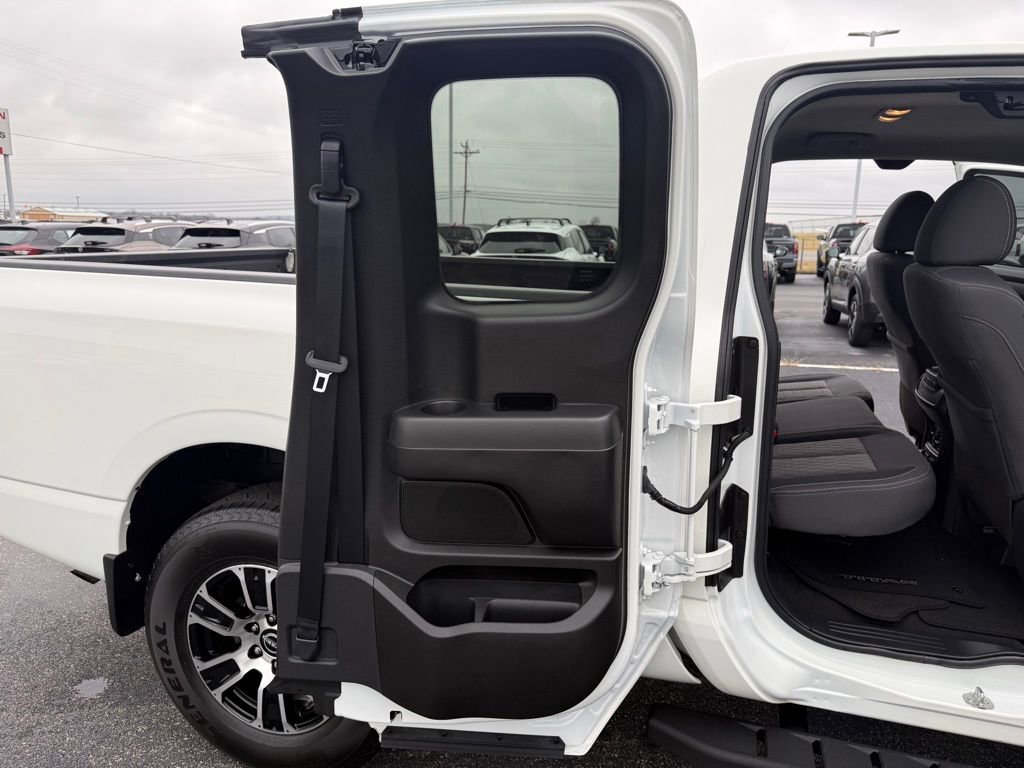 Used 2024 Nissan Titan SV w/ Accessory Utility Package image 19