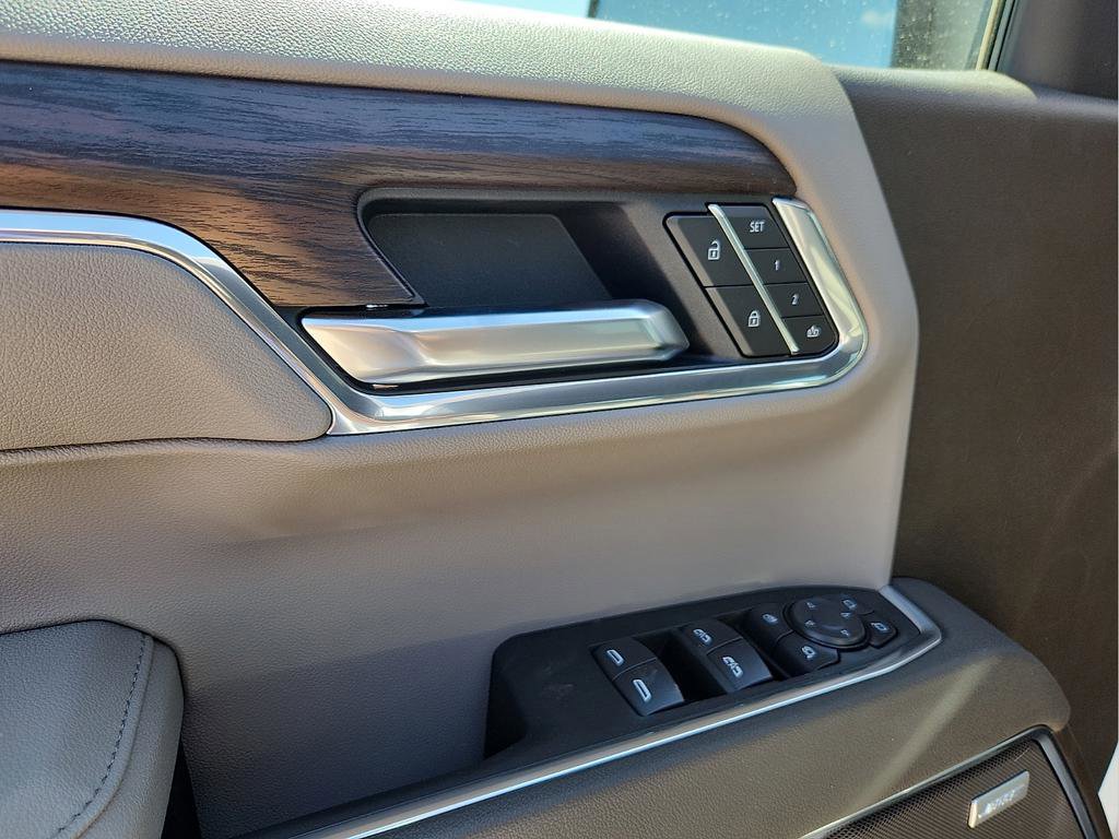 New 2026 GMC Sierra 1500 SLT image 15