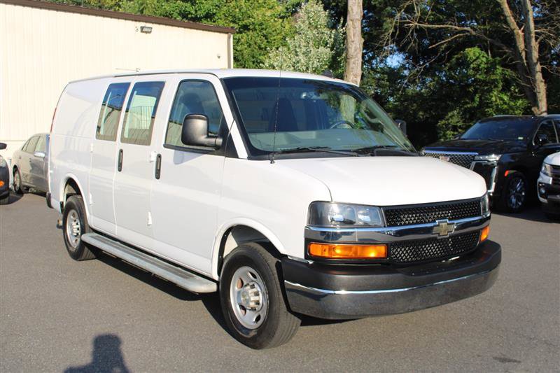 Used 2022 Chevrolet Express 2500 w/ Driver Convenience Package image 3