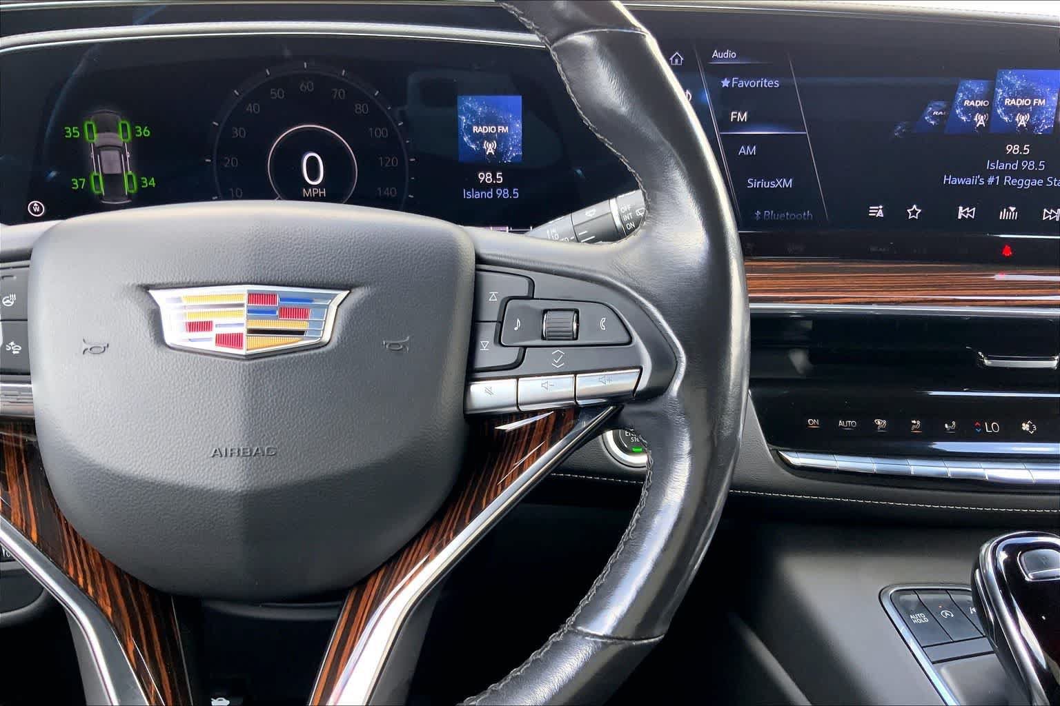 Used 2023 Cadillac Escalade ESV Luxury RWD image 25