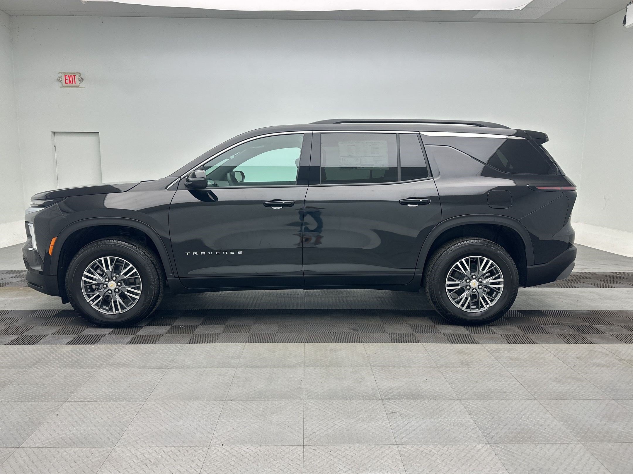 Certified 2026 Chevrolet Traverse LT AWD/4WD image 2