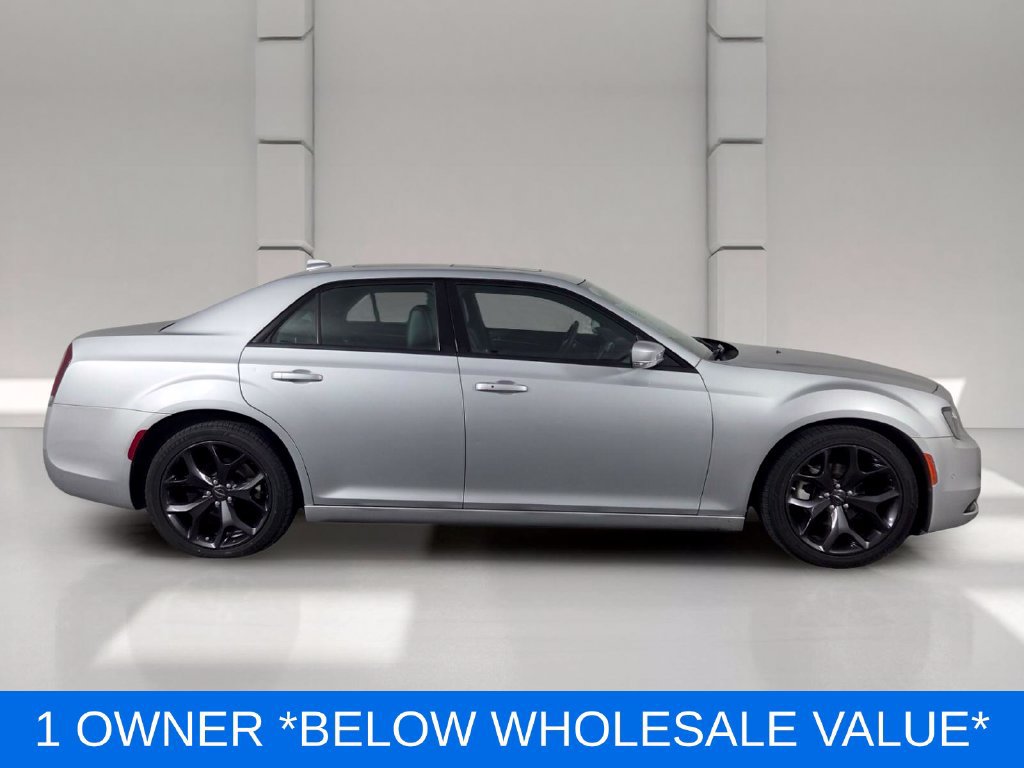 Used 2023 Chrysler 300 S RWD image 4