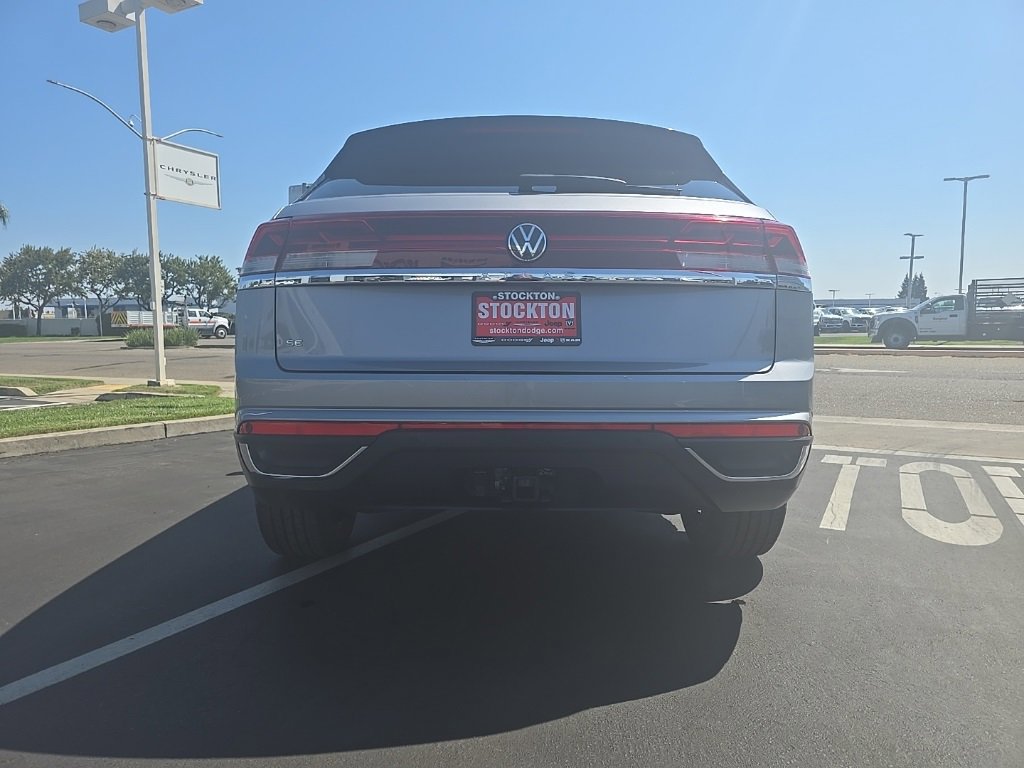Used 2024 Volkswagen Atlas Cross Sport SE image 11