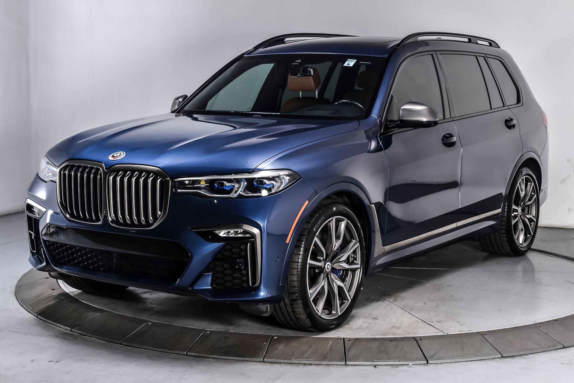 Used 2022 BMW X7 M50i w/ Dynamic Handling Package AWD/4WD image 2