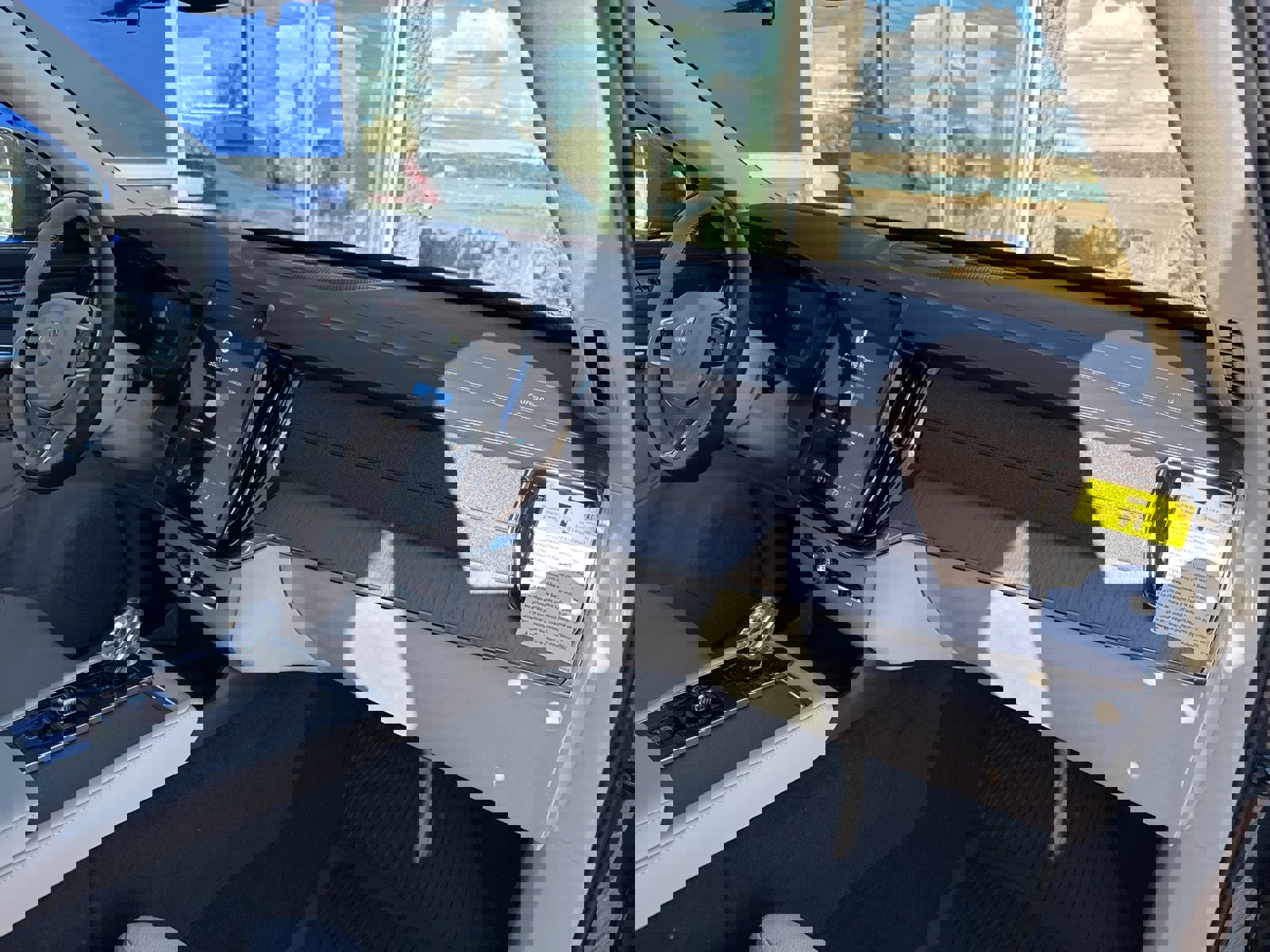 New 2026 Volvo XC90 T8 Ultra w/ Protection Package Premier image 14