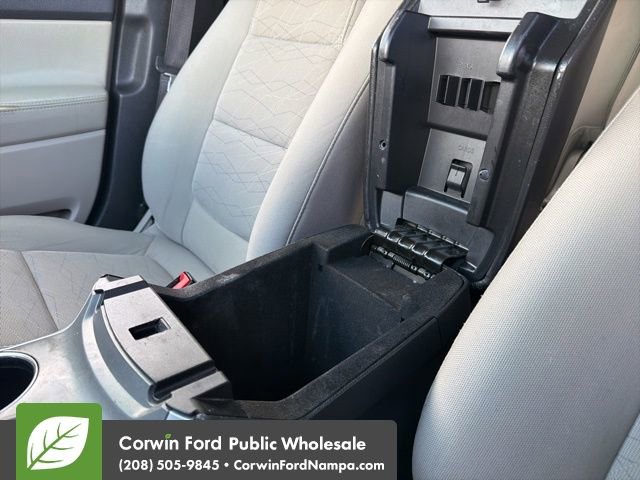 Used 2013 Ford Explorer 4WD w/ Class III Trailer Tow Pkg image 21