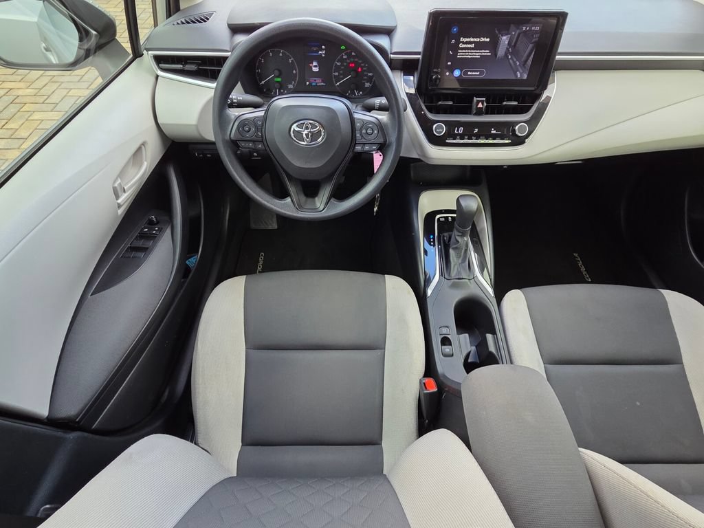 Certified 2025 Toyota Corolla LE FWD image 6
