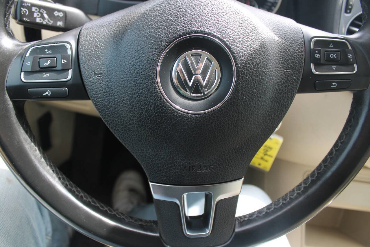 Used 2015 Volkswagen Tiguan SE image 14