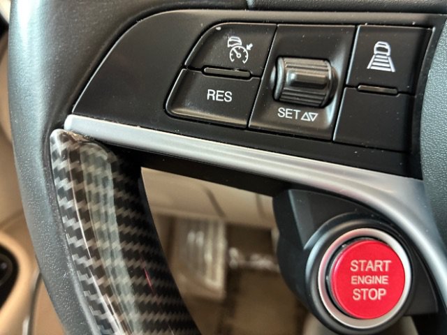 Used 2019 Alfa Romeo Giulia Ti w/ Quick Order Package 22Z Lusso RWD image 18