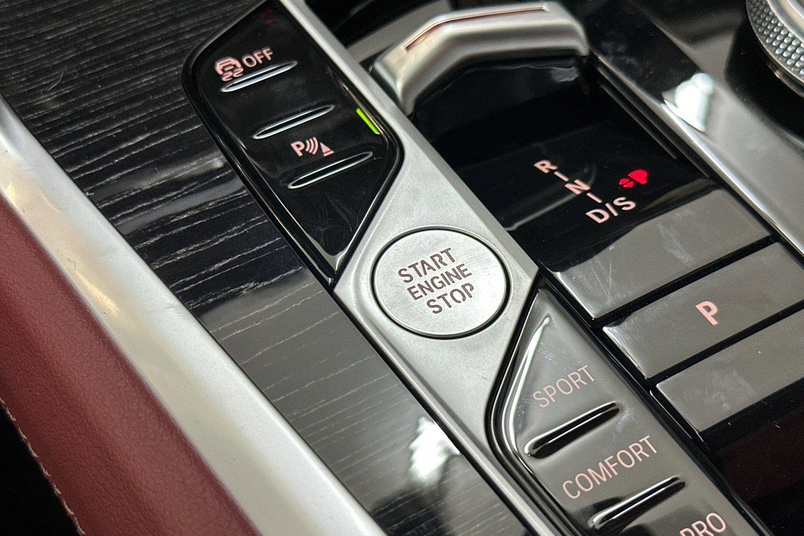 New 2026 BMW X6 M60i w/ Parking Assistance Package image 29