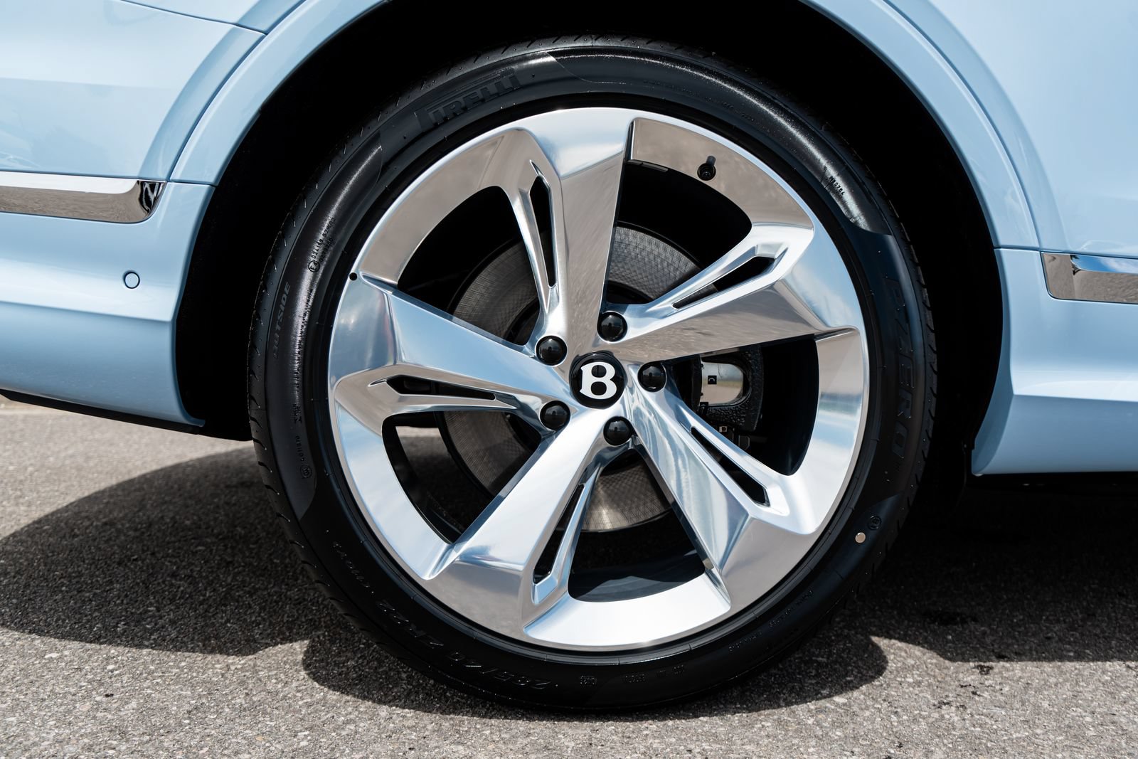 New 2026 Bentley Bentayga AWD/4WD image 15