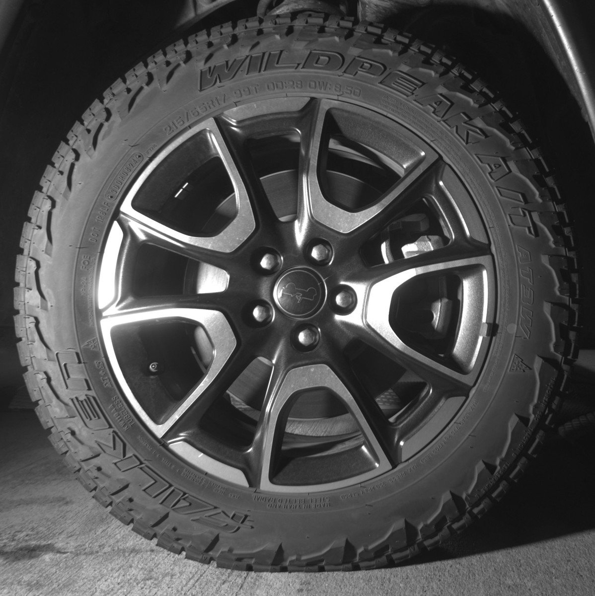 Used 2025 Jeep Compass Trailhawk image 13