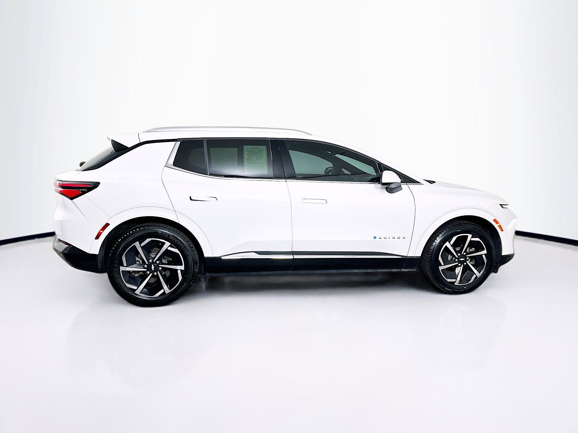 Used 2024 Chevrolet Equinox EV LT FWD image 10