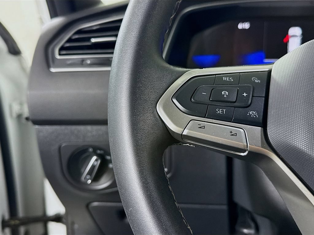 Used 2024 Volkswagen Tiguan SE AWD/4WD image 20