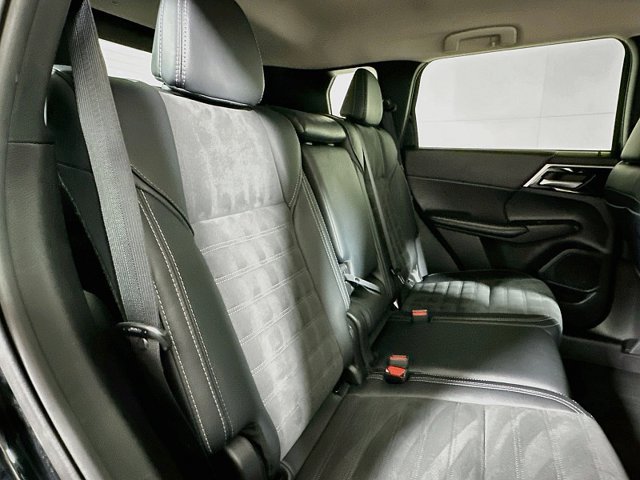 Used 2024 Mitsubishi Outlander SE AWD/4WD image 28