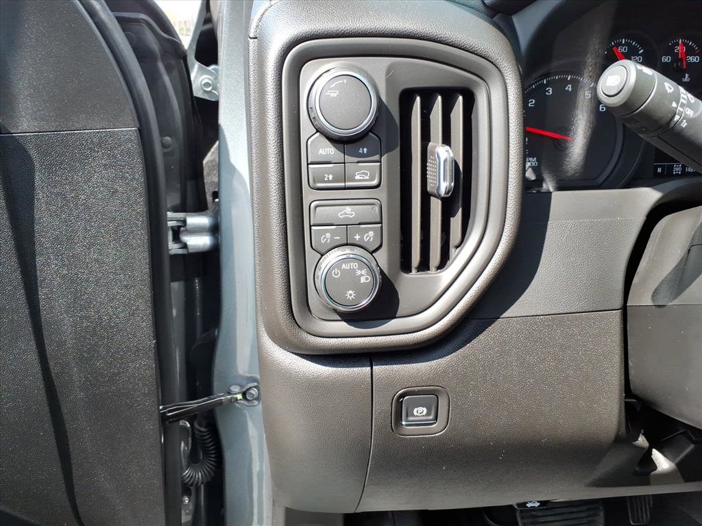 Used 2026 Chevrolet Silverado 1500 Custom AWD/4WD image 17