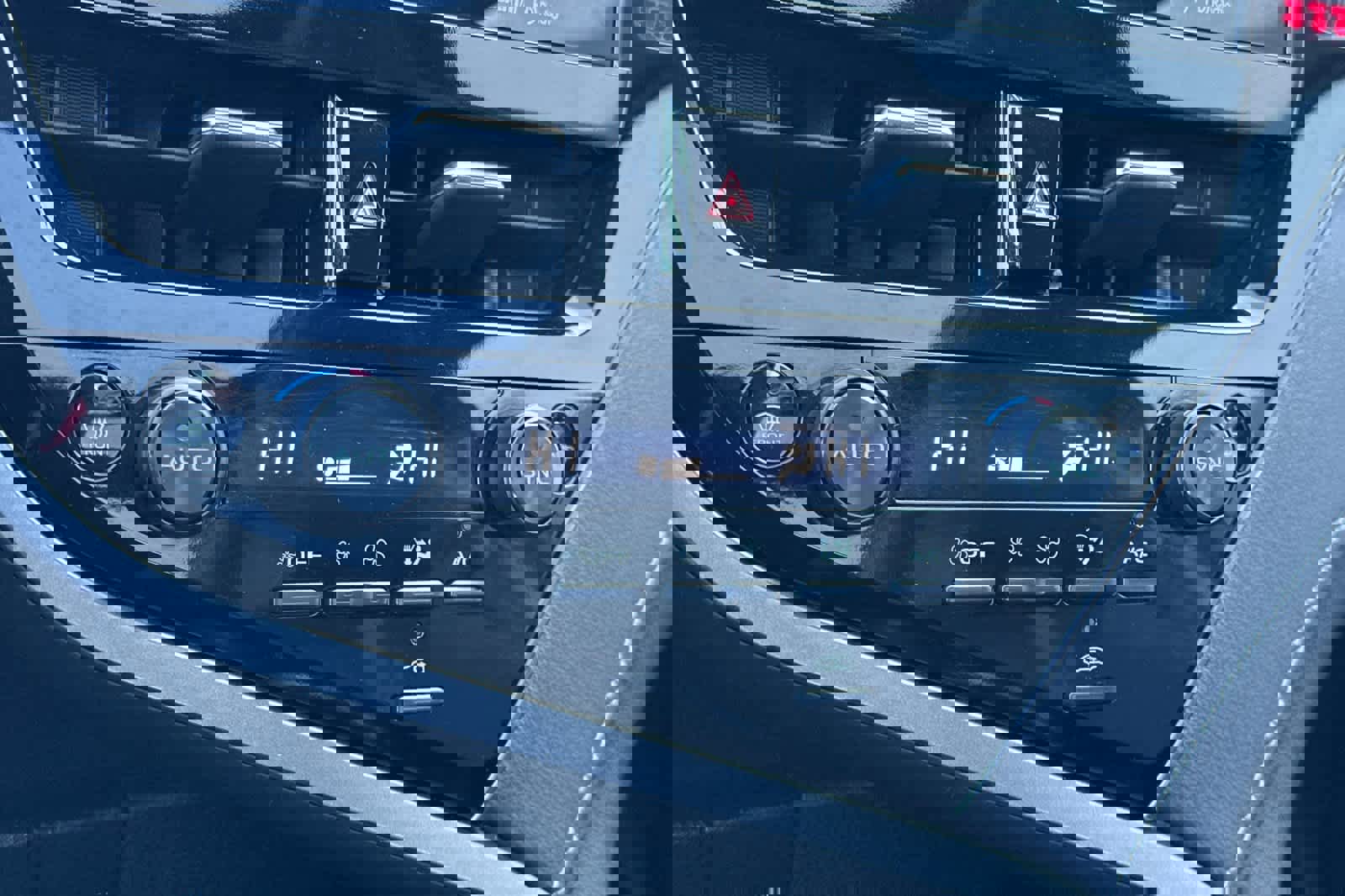 Used 2023 Toyota Camry XSE w/ Navigation Package image 20