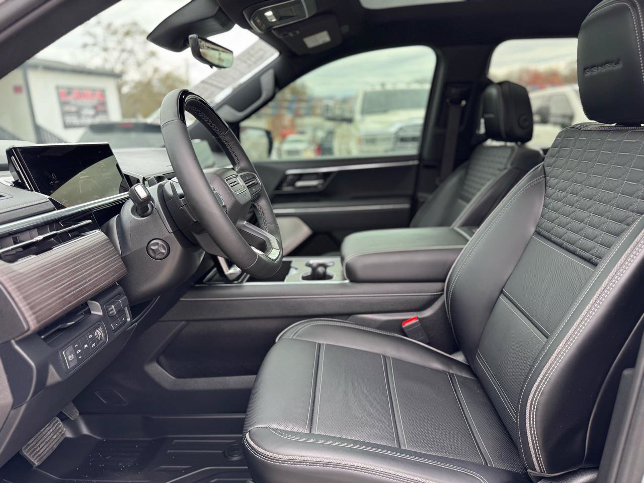 Used 2024 GMC Sierra EV Denali AWD/4WD image 22