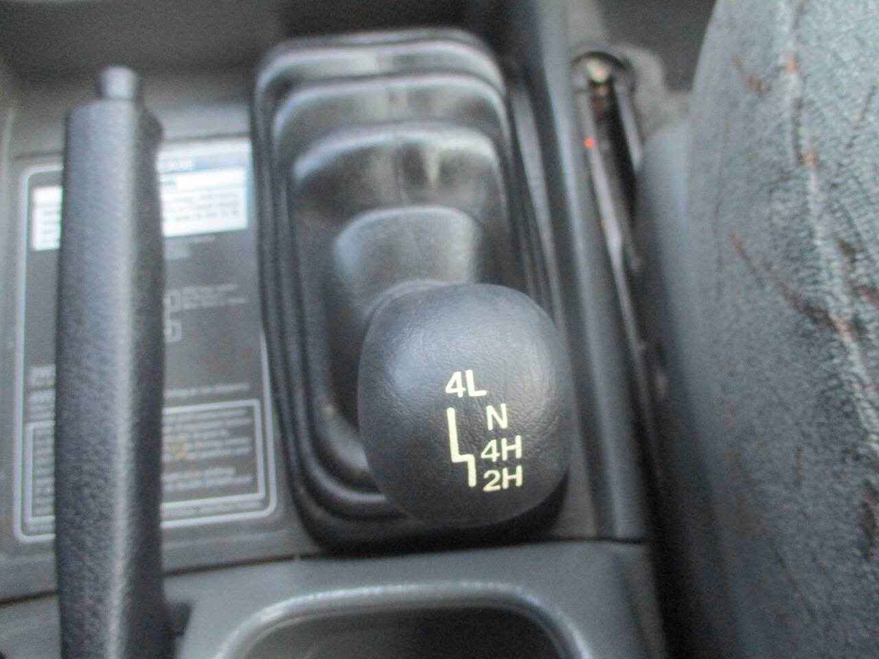 Used 2003 Chevrolet Tracker ZR2 image 9