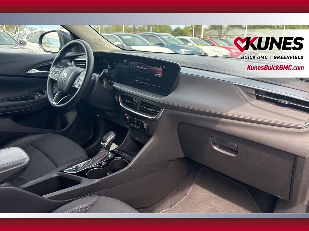 Used 2025 Buick Encore GX Preferred AWD/4WD image 41