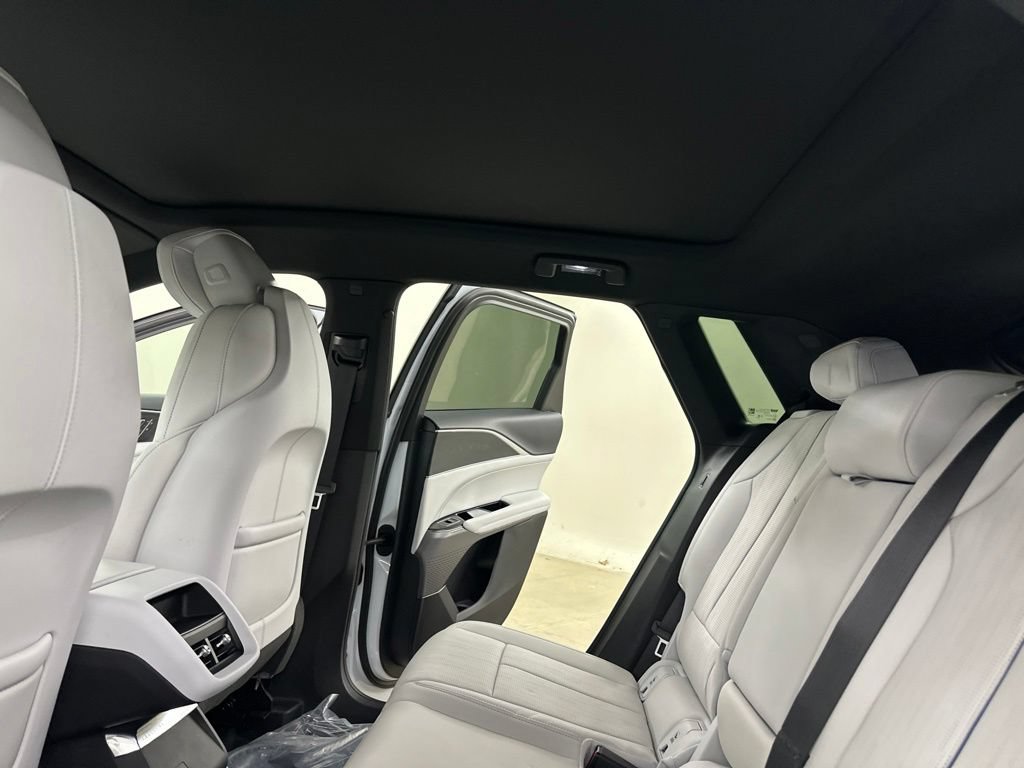 New 2026 Cadillac Lyriq Luxury AWD/4WD image 30