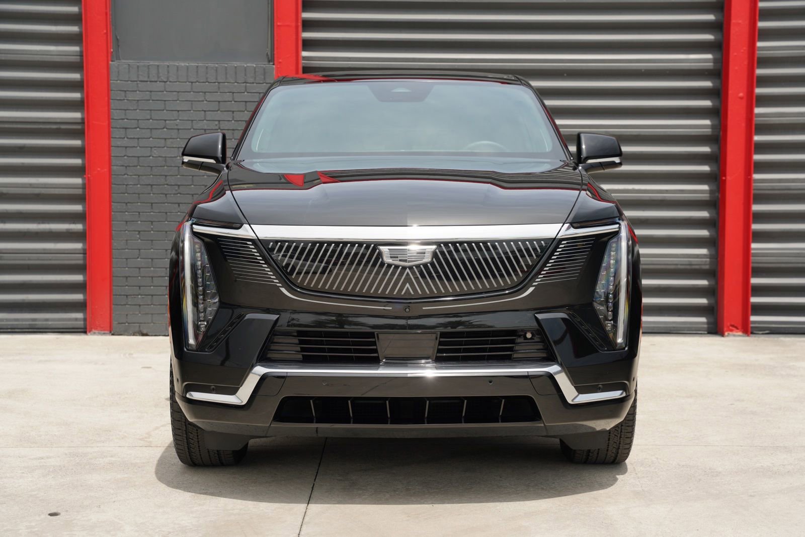 Used 2025 Cadillac Escalade IQ Luxury 2 w/ LPO, Premium Carpet Package AWD/4WD image 4