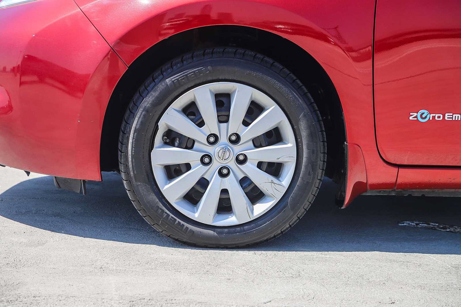 Used 2013 Nissan Leaf S FWD image 11