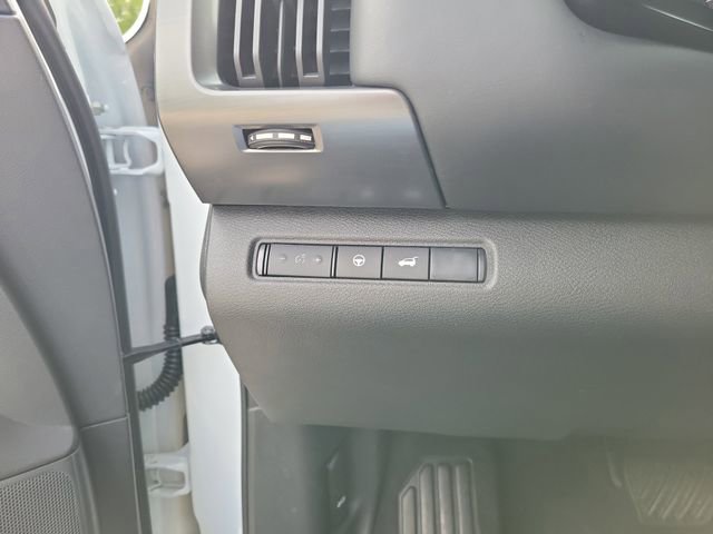 Used 2025 Nissan Pathfinder SL AWD/4WD image 15