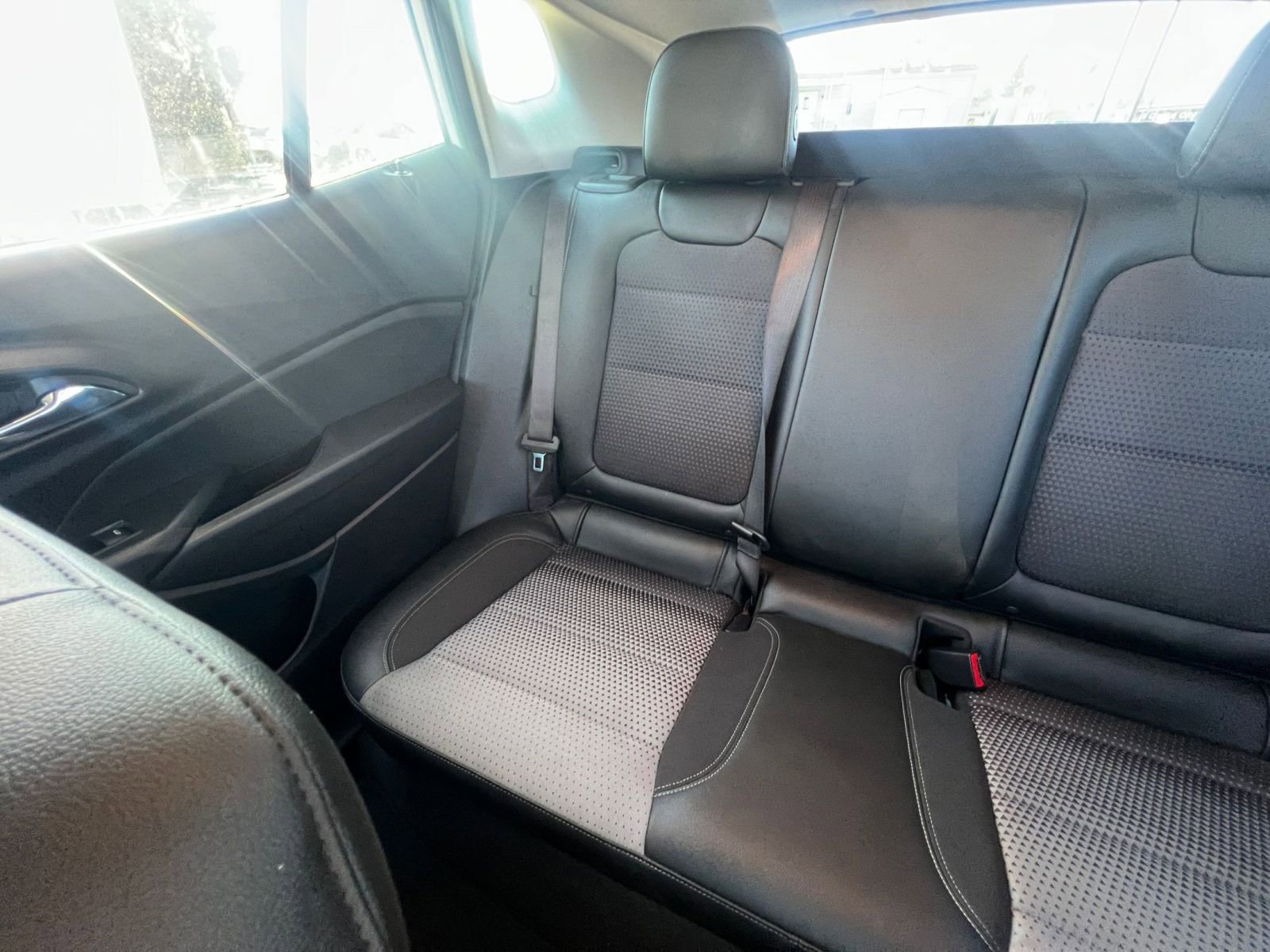 Used 2025 Chevrolet Trax LT image 39