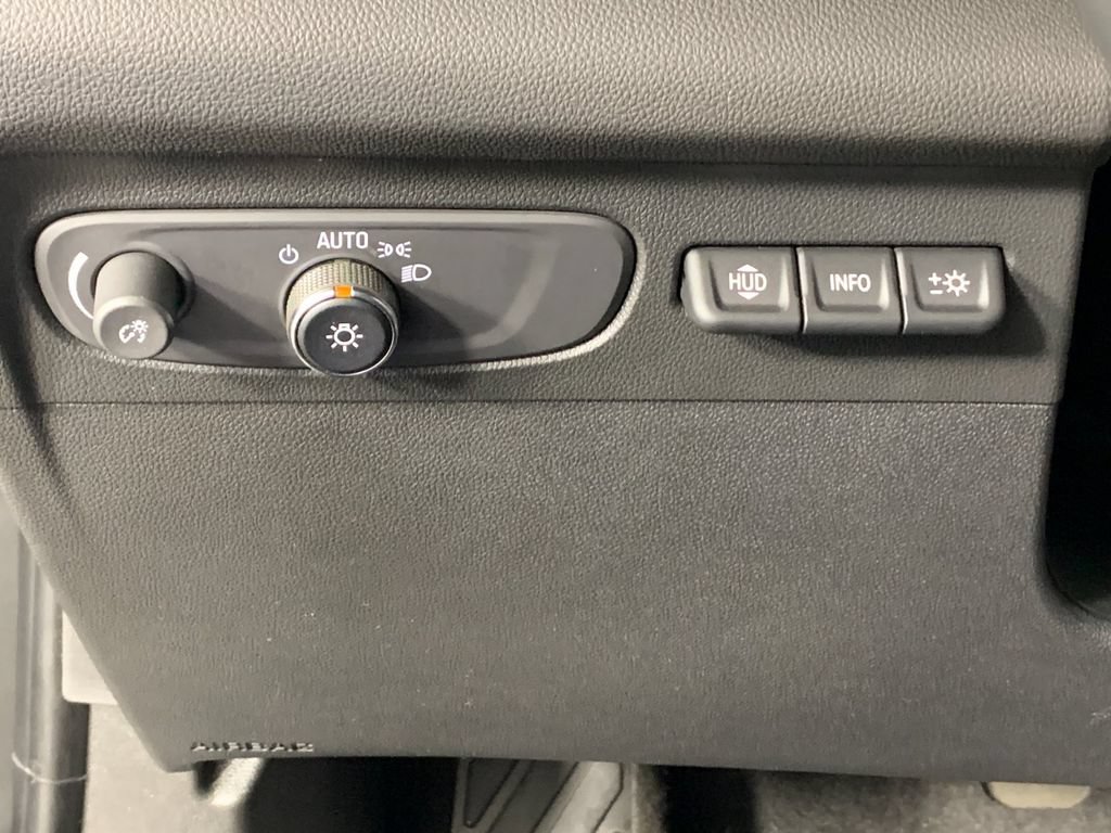 Used 2023 Buick Envision Avenir FWD image 16