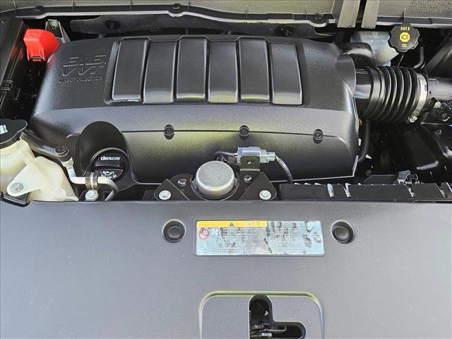 Used 2017 Chevrolet Traverse LT w/ Style and Technology Package image 23