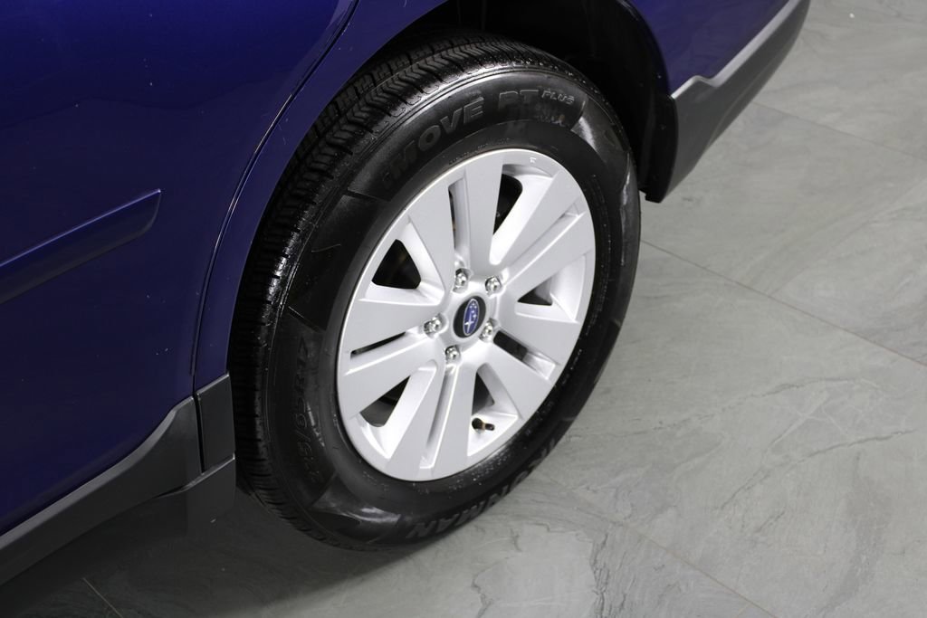 Used 2017 Subaru Outback 2.5i Premium image 12