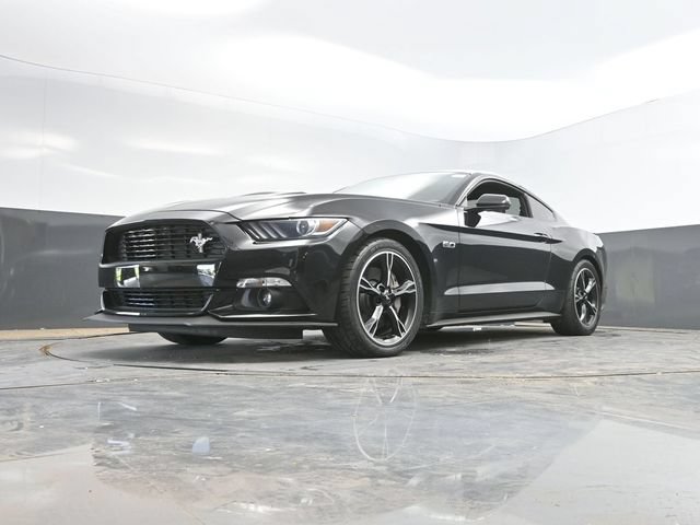 Used 2016 Ford Mustang GT Premium w/ Equipment Group 401A RWD image 46