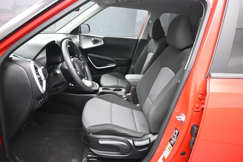 Certified 2023 Kia Soul LX w/ LX Technology Package FWD image 18