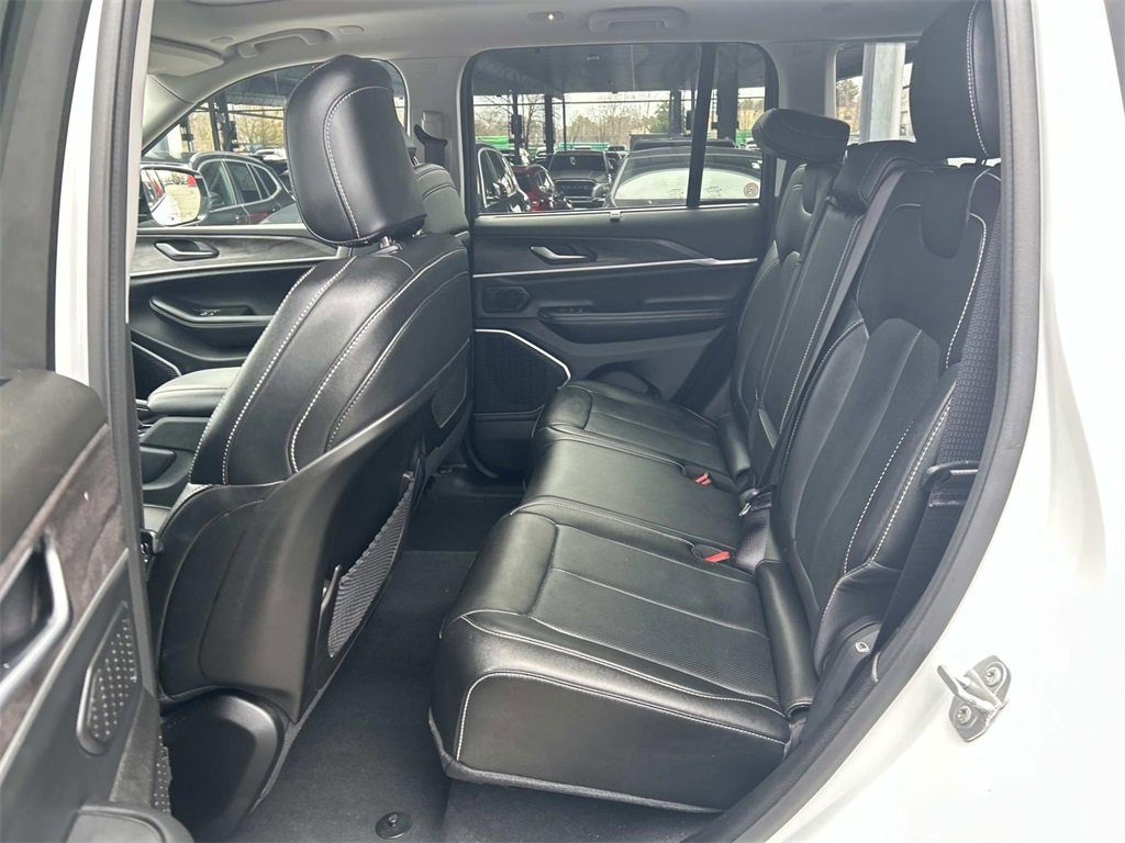 Used 2023 Jeep Grand Cherokee 4WD 4xe w/ Luxury Tech Group II image 11