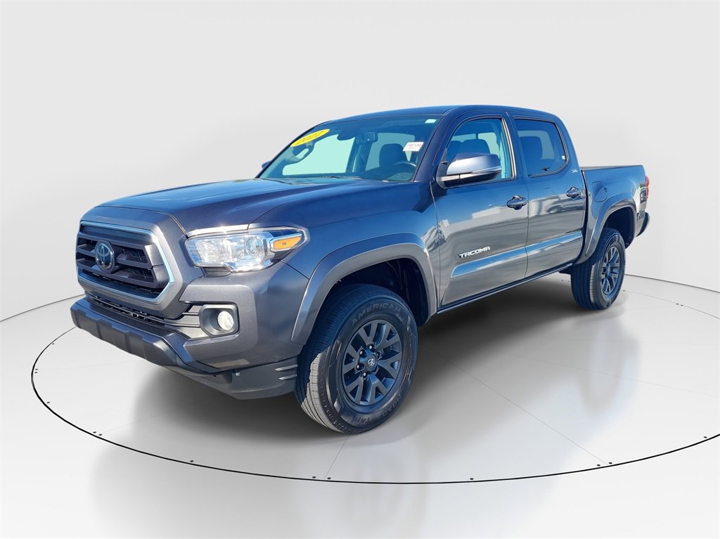 Used 2022 Toyota Tacoma SR5 w/ Technology Package image 3