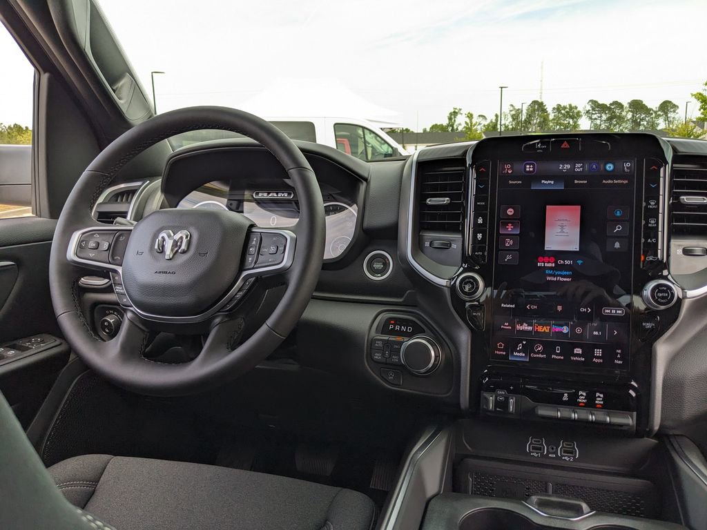 Used 2026 RAM 1500 4x4 Crew Cab image 31