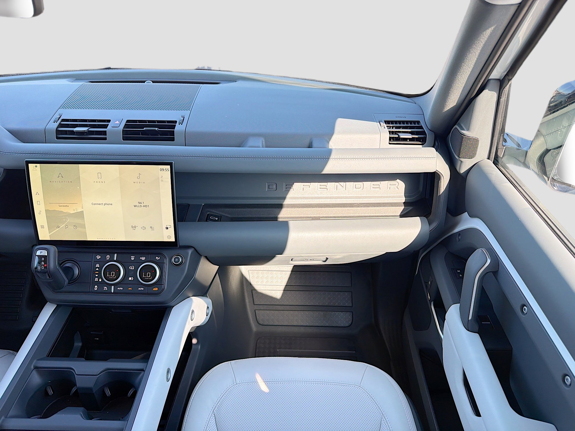 New 2026 Land Rover Defender 110 X-Dynamic SE AWD/4WD image 18