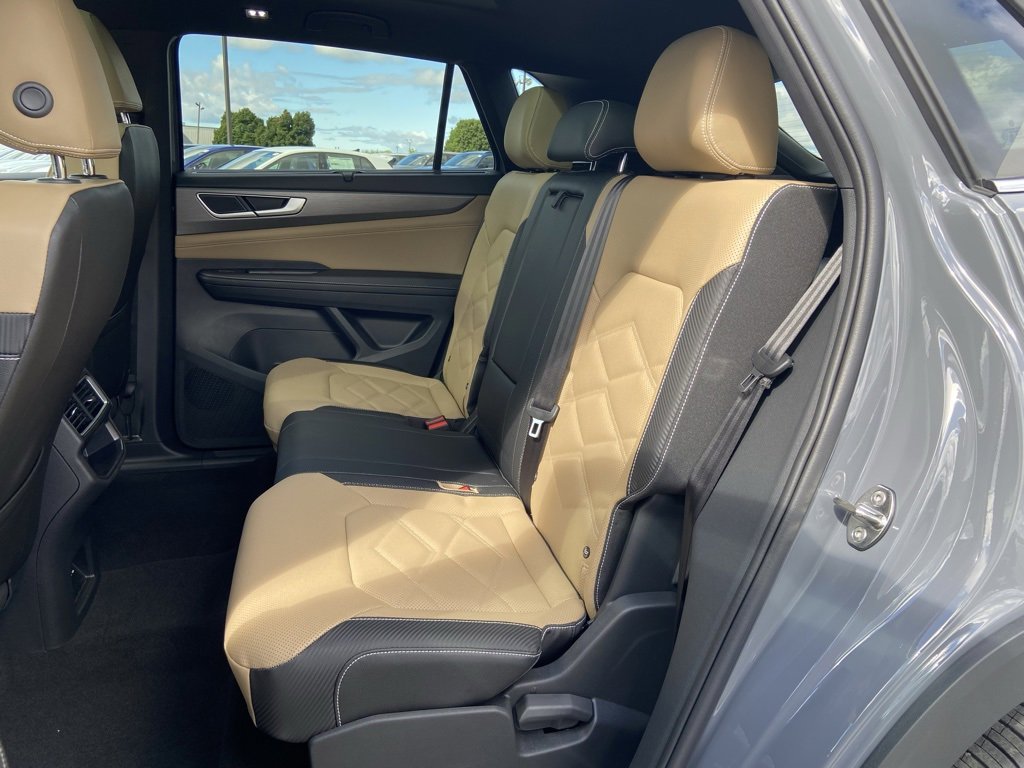 New 2026 Volkswagen Atlas Cross Sport SE image 7