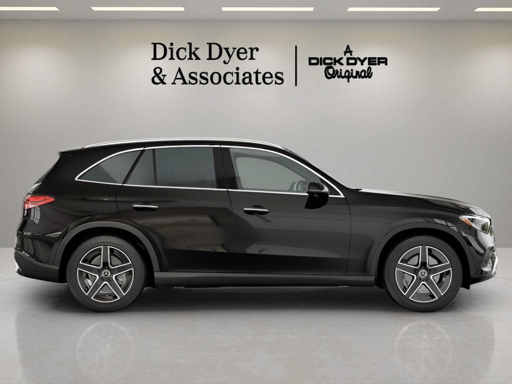 Used 2026 Mercedes-Benz GLC 300 image 11