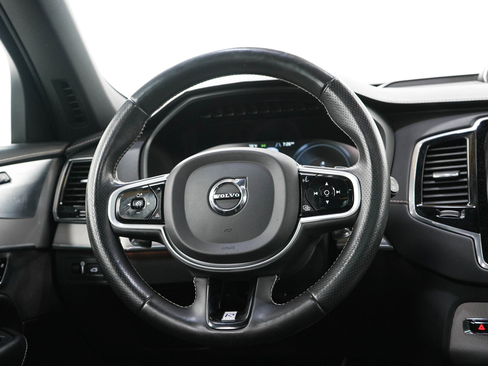 Used 2019 Volvo XC90 T8 R-Design w/ Advanced Package AWD/4WD image 19