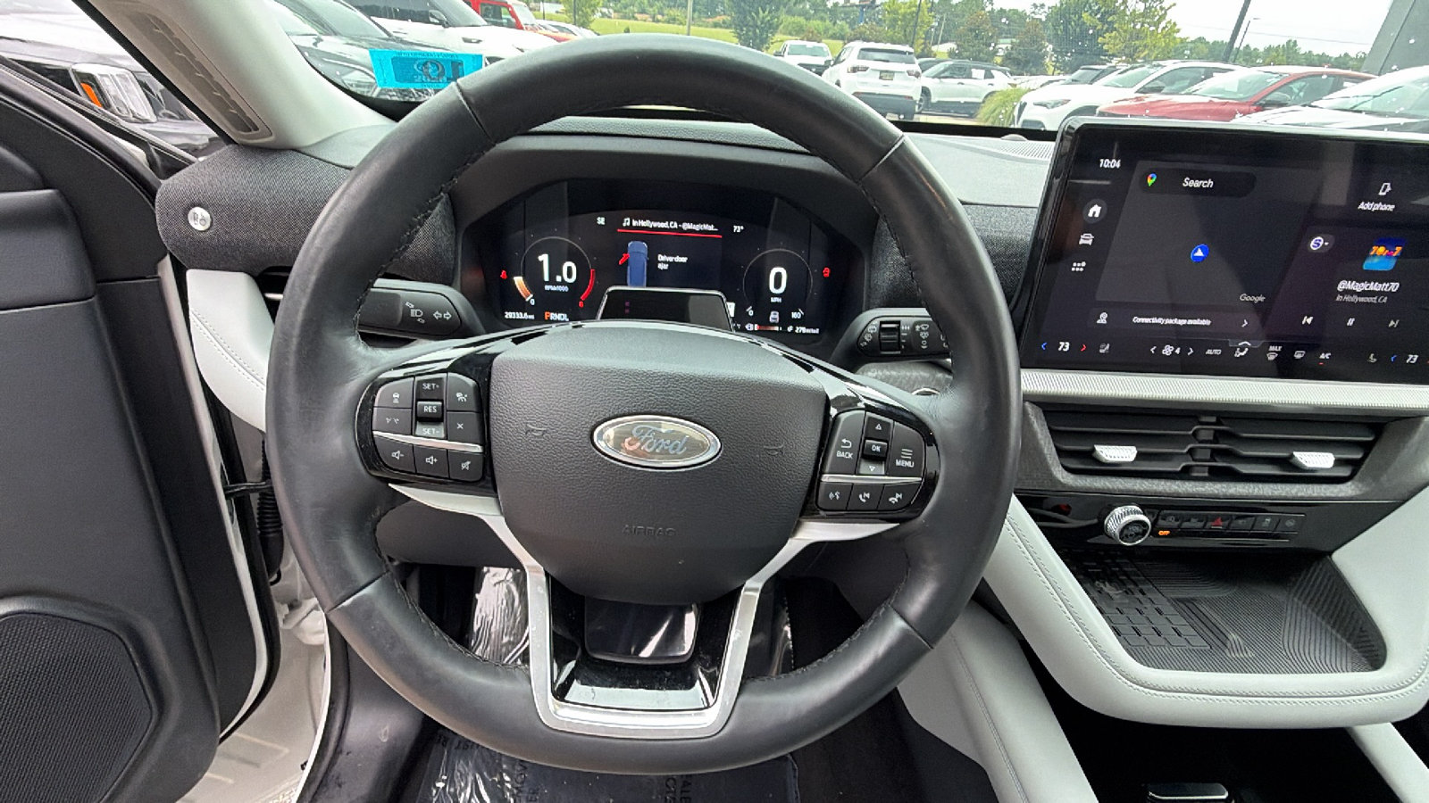 Used 2025 Ford Explorer Platinum w/ Ultimate Package AWD/4WD image 29