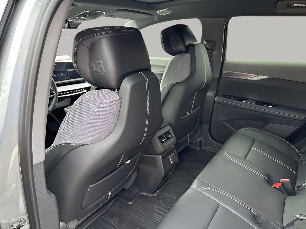 New 2026 Cadillac Optiq Sport 1 w/ LPO, Floor Liner Package AWD/4WD image 18