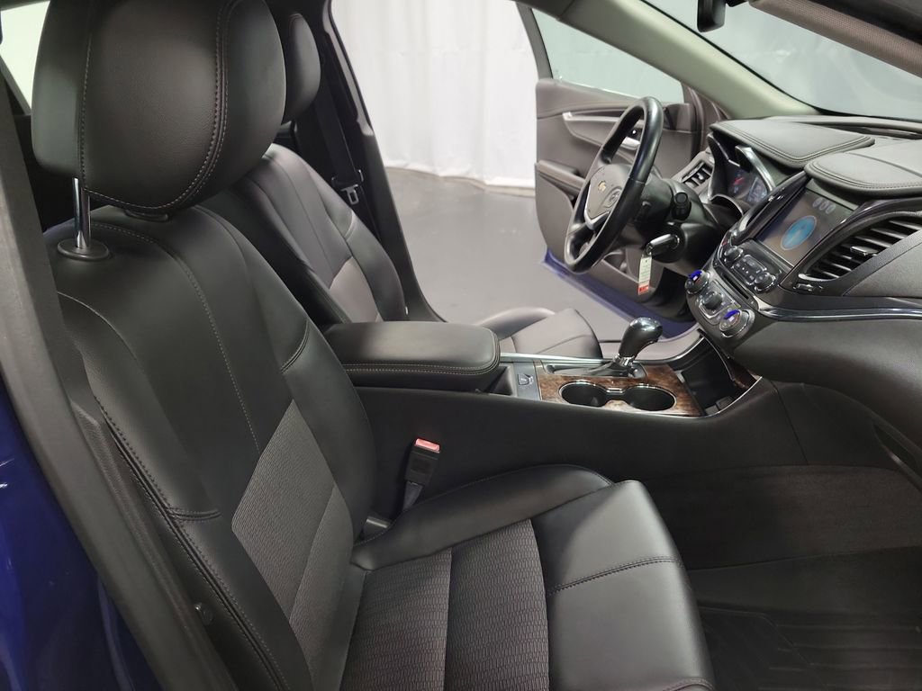 Used 2014 Chevrolet Impala LT w/ Convenience Package image 22