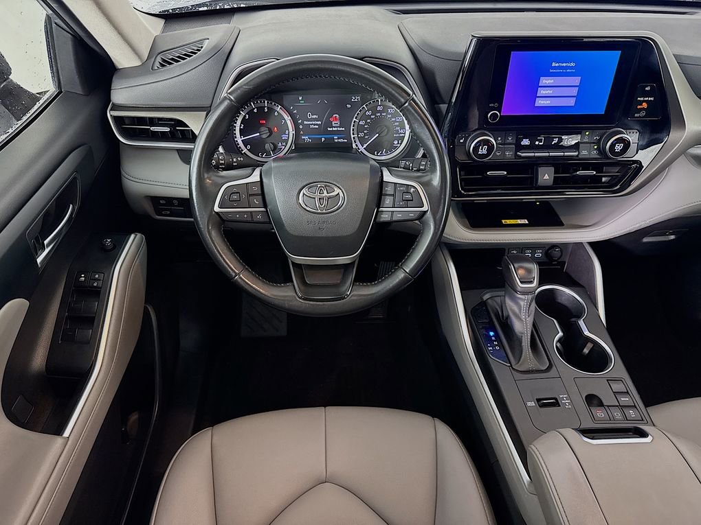 Used 2023 Toyota Highlander XLE image 23