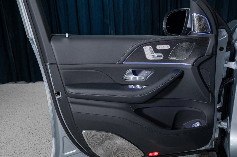New 2026 Mercedes-Benz Maybach GLS 600 4MATIC image 13