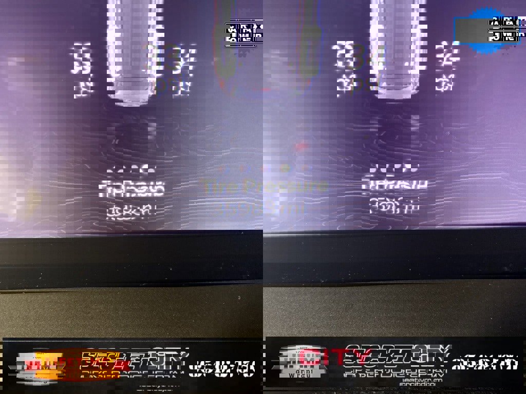 Used 2023 Jeep Grand Cherokee Laredo image 18